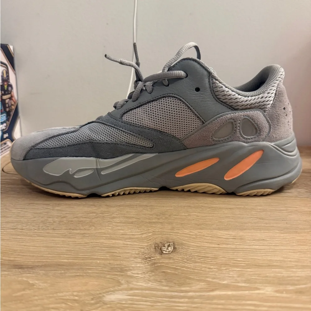Yeezy 700 Inertia Mens Size 11 Gray